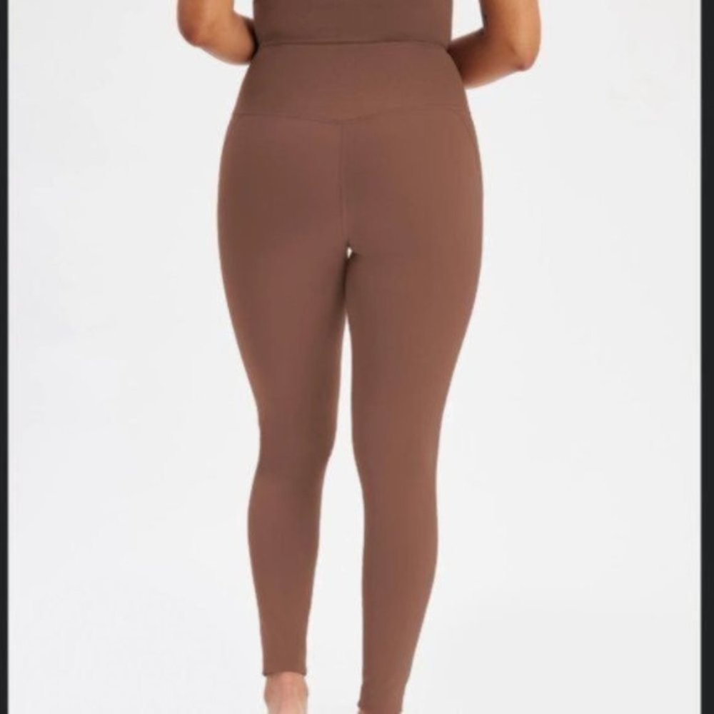 NWT Girlfriend Collective Compressive High-Rise Legging 28.5" Inseam - Picture 3 of 4